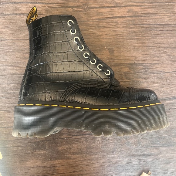 Dr. Martens Shoes - Doc Marten Sinclair Platform Boots